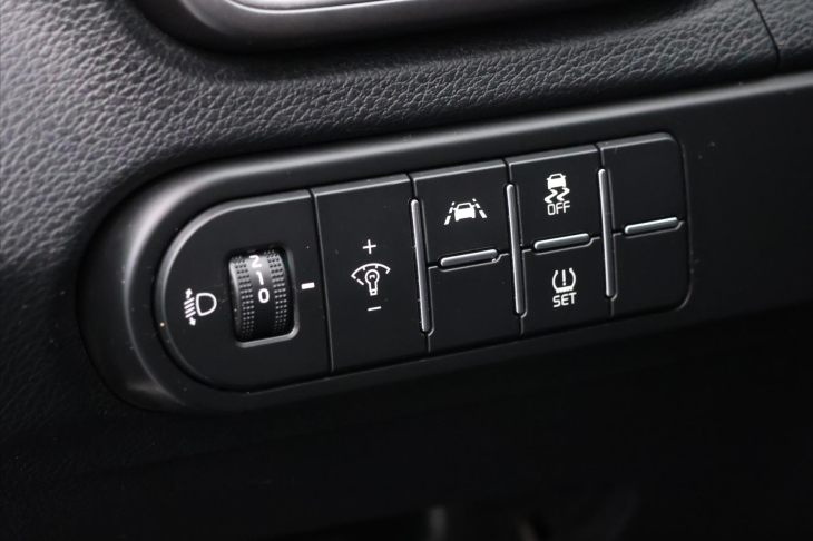 Kia Ceed 1,4 T-GDI Fresh CZ