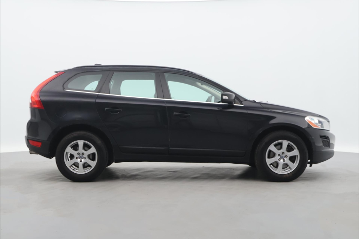 Volvo XC60 2,4 D3 120kW Momentum AWD AUT