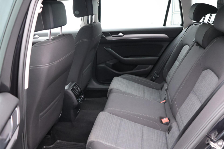 Volkswagen Passat 2,0 110kW BMT DSG Business Variant
