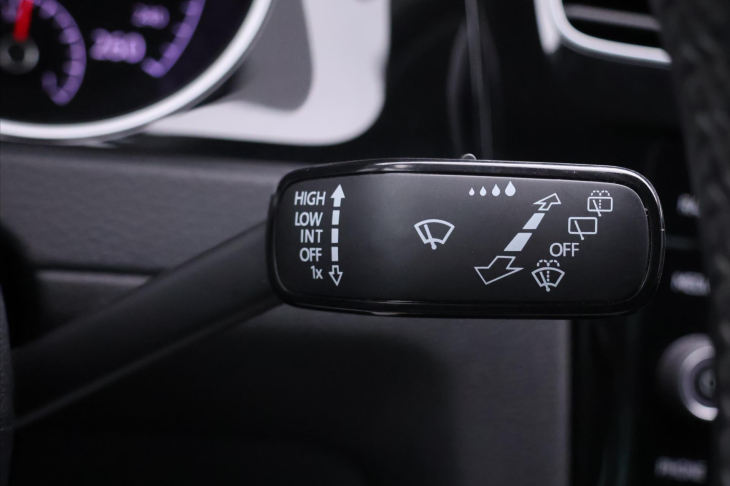 Volkswagen Golf 1,4 TSI 92kW Highline LED 1.Maj