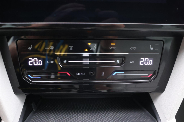 Volkswagen Passat 2.0 TDI 147kW DSG CZ Elegance