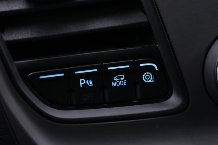 Ford Transit 2,0 TDCI 96kW L2 9-Míst CZ DPH