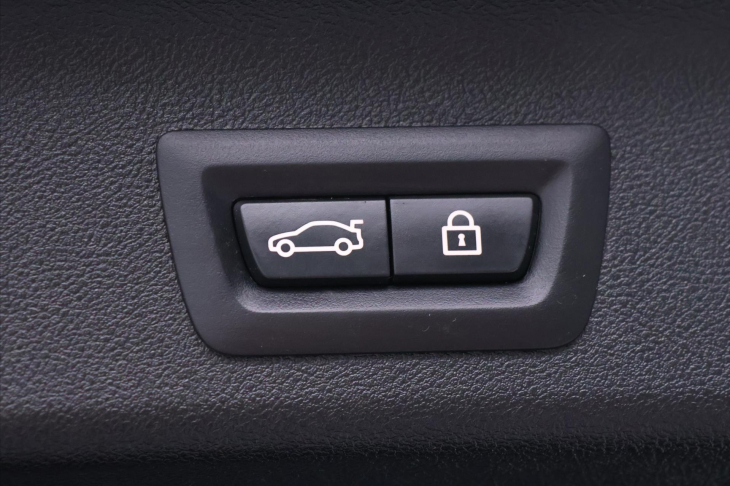 BMW Řada 5 3,0 530d xDrive 195kW M-paket