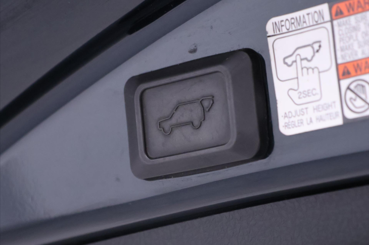 Toyota RAV4 2,5 Hybrid 114kW e-CVT 4WD CZ