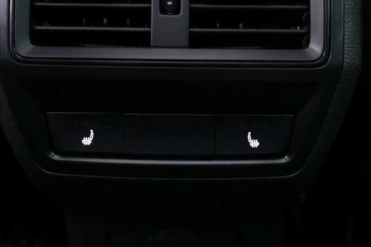 Škoda Karoq 2,0 TDI DSG Sportline 4x4 DPH