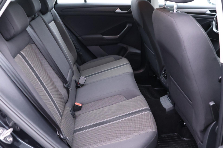 Volkswagen T-Roc 1,0 TSI 85kW Comfort 1.Maj DPH