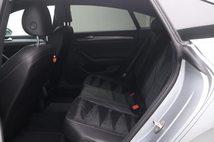 Volkswagen Arteon 2,0 TDi DSG R-line Pano