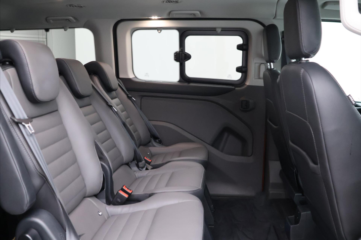 Ford Tourneo Custom 2,0 TDCI 136kW Titanium CZ DPH