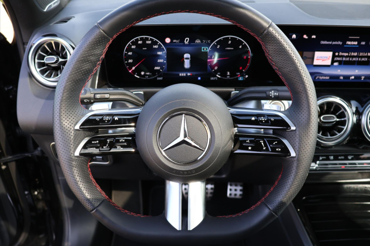 Mercedes-Benz GLB 2,0 200d 4Matic AMG Panorama
