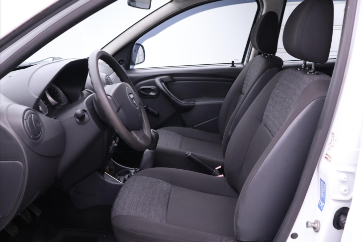 Dacia Duster 1,6 16V 77kW Serv.kn. Tažné