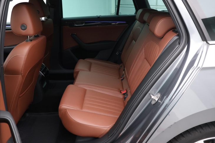 Škoda Superb 2,0 TDI 110kW DSG L&K DPH CZ