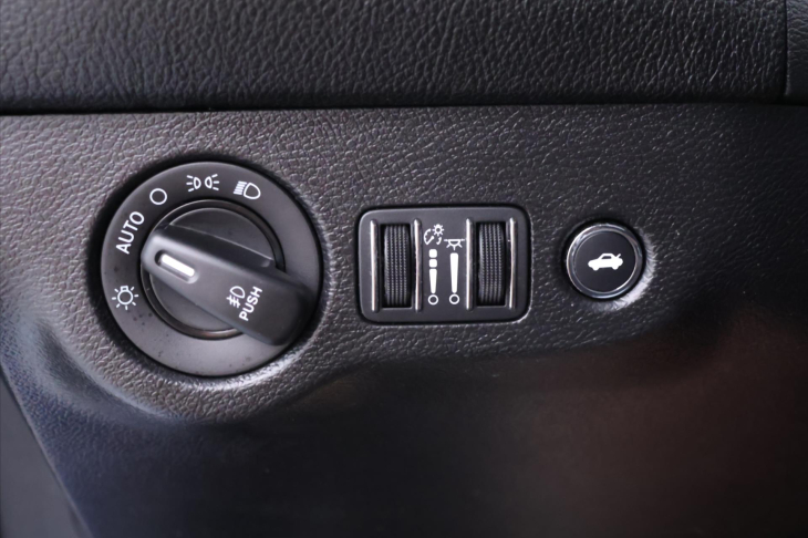 Dodge Challenger 3,6 V6 227kW Automat SXT