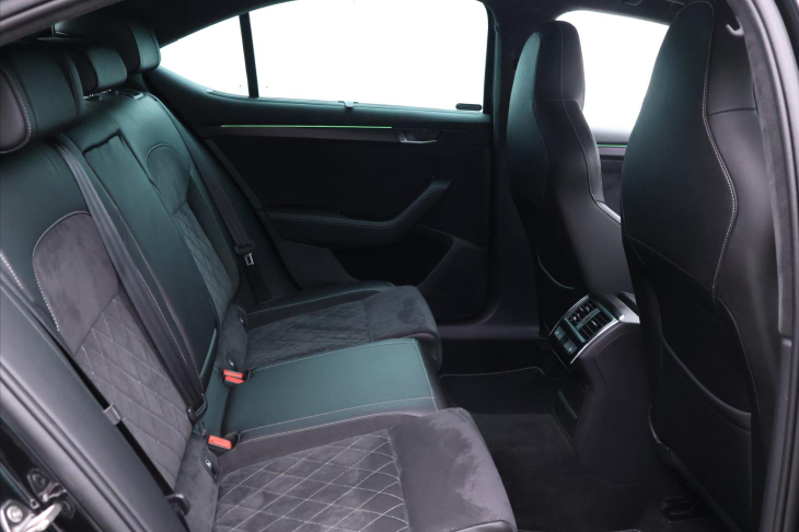 Škoda Superb 2,0 TDI DSG 4x4 Sportline DPH