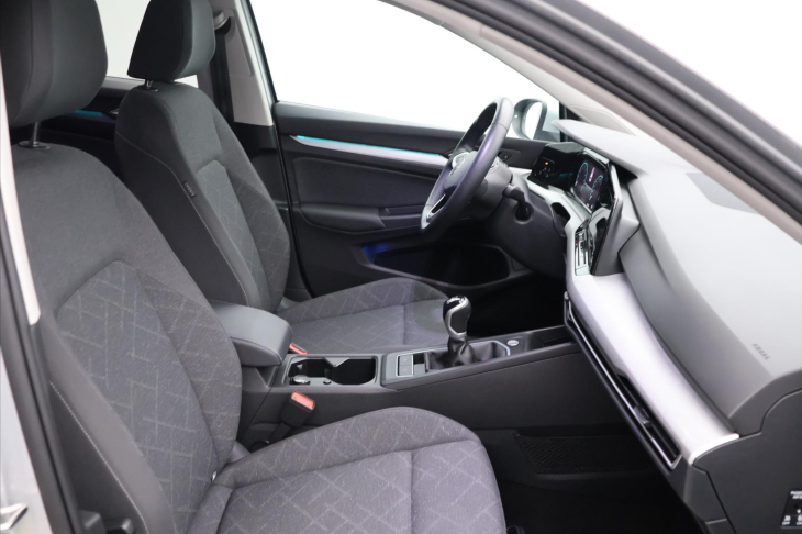 Volkswagen Golf 1,5 TSI 96kW CZ Life 1.Maj DPH