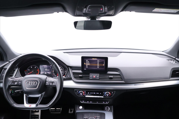 Audi Q5 2,0 TDI S-line 4x4 CZ