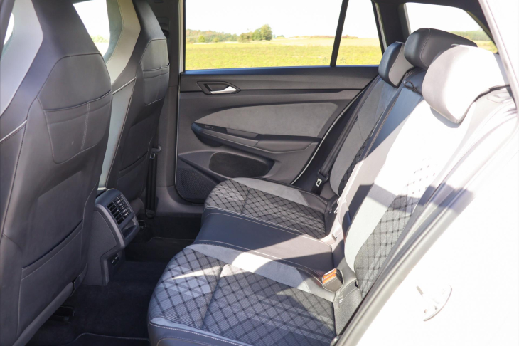 Volkswagen Golf 2,0 TDI R-line DSG Matrix DPH