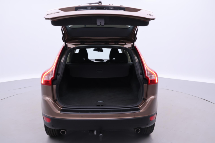 Volvo XC60 2,4 D5 151kW AWD Kinetic CZ