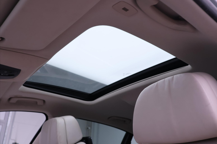 BMW Řada 7 3,0 190kW Xdrive ALU Kůže Šíbr