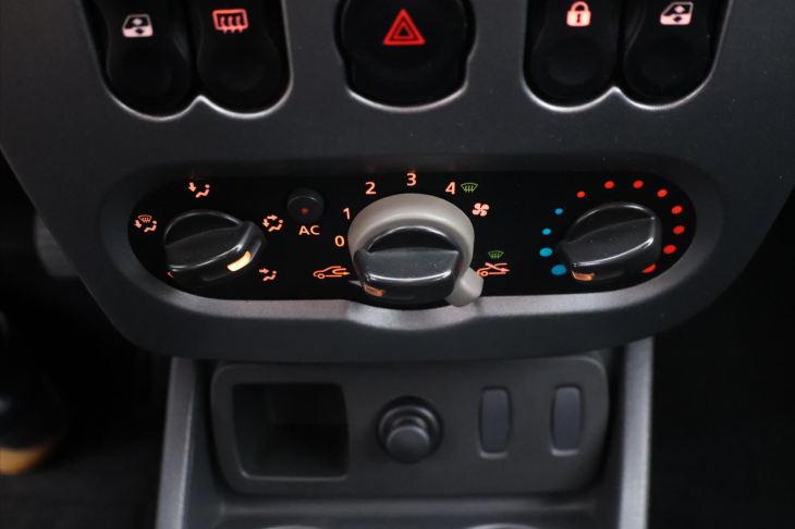 Dacia Duster 1,6 SCe 77kW Access Klima CZ