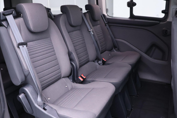Ford Tourneo Custom 2,0 TDCi Aut. CZ 8-Míst L2 DPH