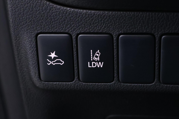 Mitsubishi Outlander 2,3 DI-D 110kW 4WD CZ Instyle