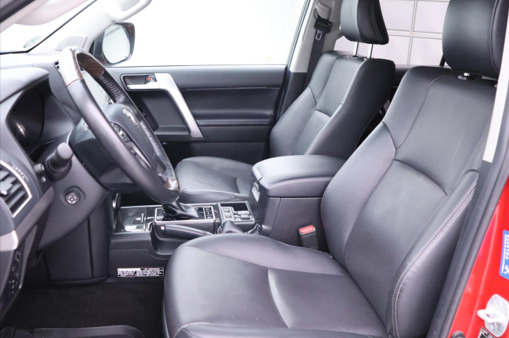 Toyota Land Cruiser 2,8 D-4D 150kW Aut. 4x4 CZ