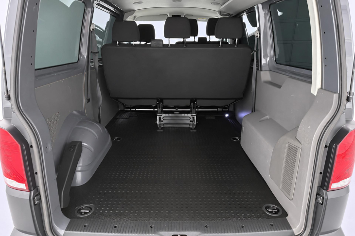 Volkswagen Transporter 2,0 TDI 110 kW DSG 6-Míst DPH