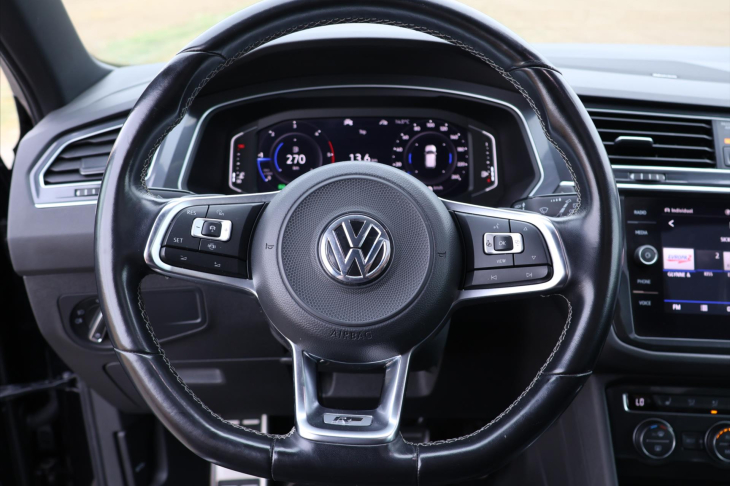 Volkswagen Tiguan 2,0 TDI DSG 4x4 CZ DPH R-Line