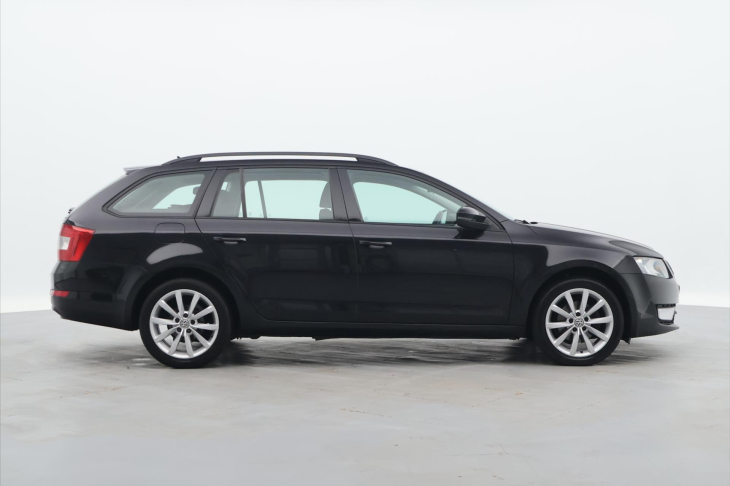 Škoda Octavia 2,0 TDI DSG Ambition 1.Maj.