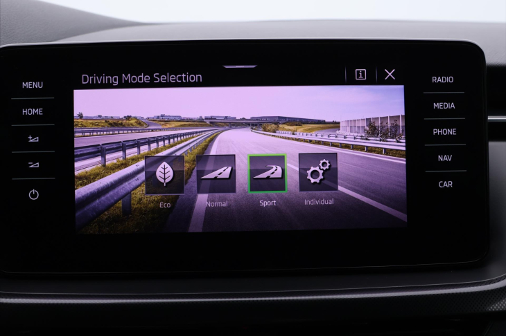 Škoda Scala 1,6 TDI DSG Style+ virtual LED