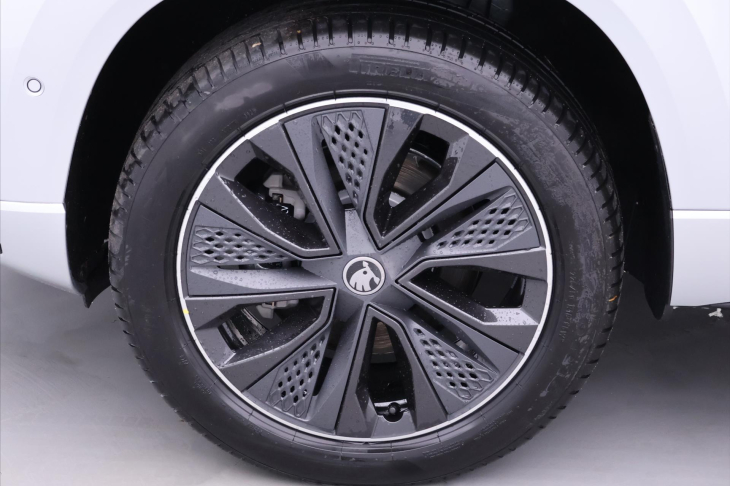 Škoda Karoq 2,0 TDI Sportline 4x4 DSG 1.maj.