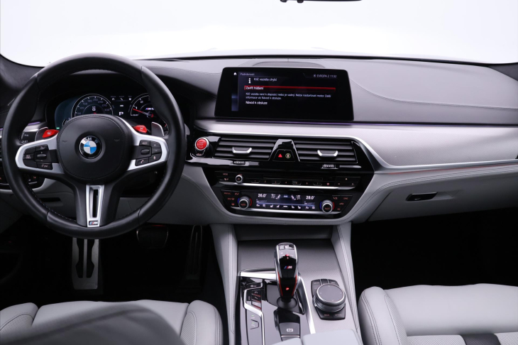 BMW M5 4,4 V8 441kW xDrive Individual DPH CZ