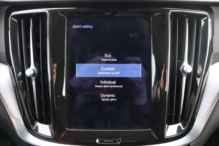 Volvo V60 2,0 D4 145kW Aut. LED Navi DPH