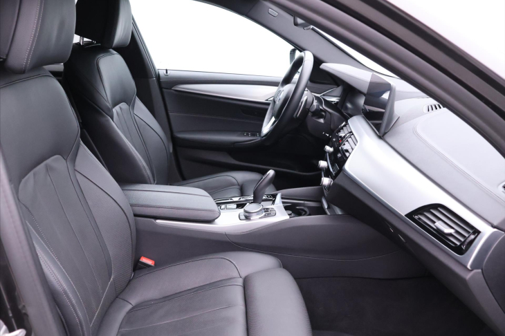 BMW Řada 5 2,0 530e xDrive Automat CZ DPH