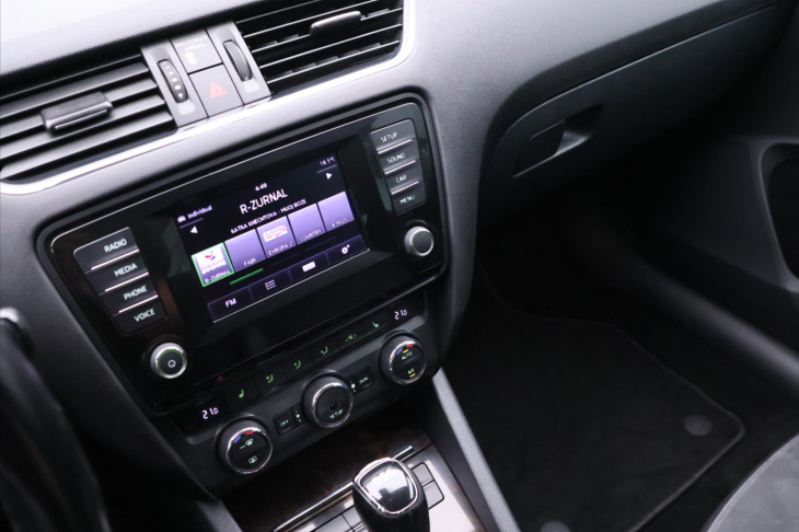 Škoda Octavia 1,4 TSI DSG Elegance+ Xenon