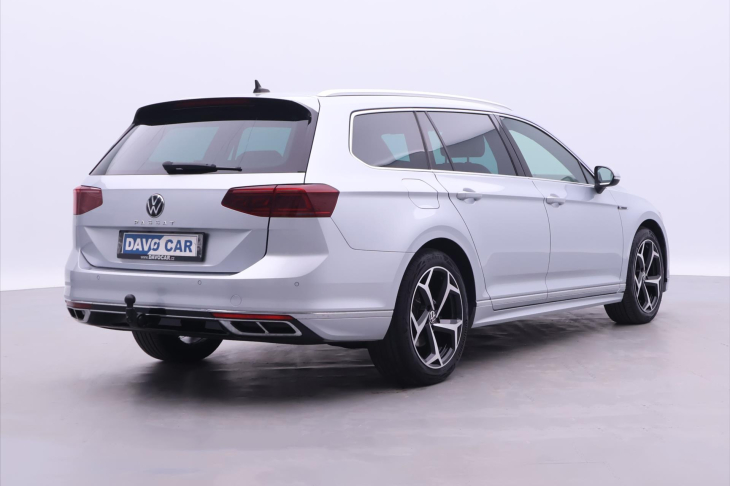 Volkswagen Passat 2.0 TDI DSG R-LINE Matrix