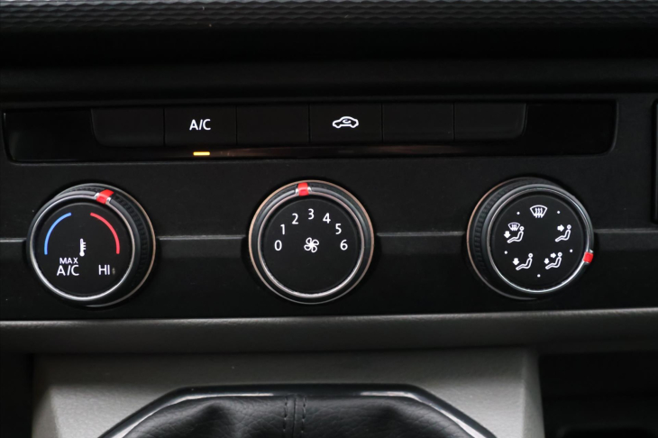 Volkswagen Transporter 2,0 TDI Klima 1.Maj DPH