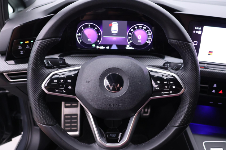 Volkswagen Golf 2,0 TDI R-line DSG Virtual DPH