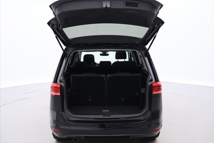 Volkswagen Touran 2,0 TDI DSG Highline 7Míst DPH