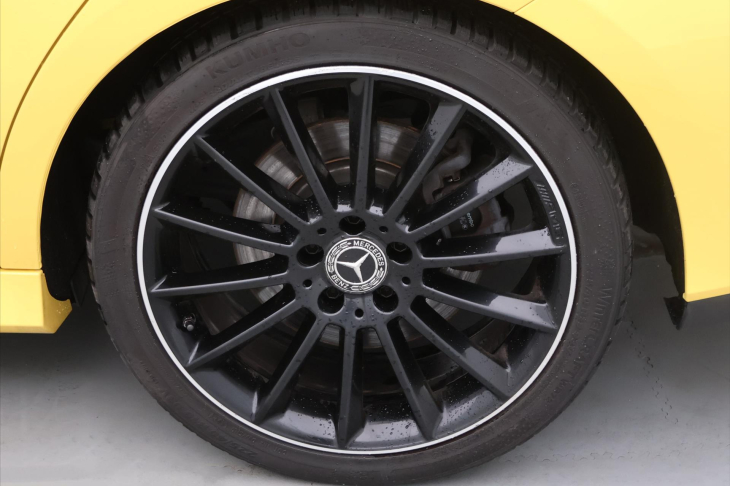 Mercedes-Benz CLA 2,0 250 165kW AMG-paket CZ