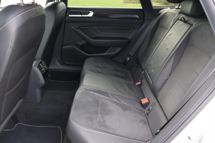 Volkswagen Arteon 2,0 TSI 206 kW R-line DSG DPH CZ