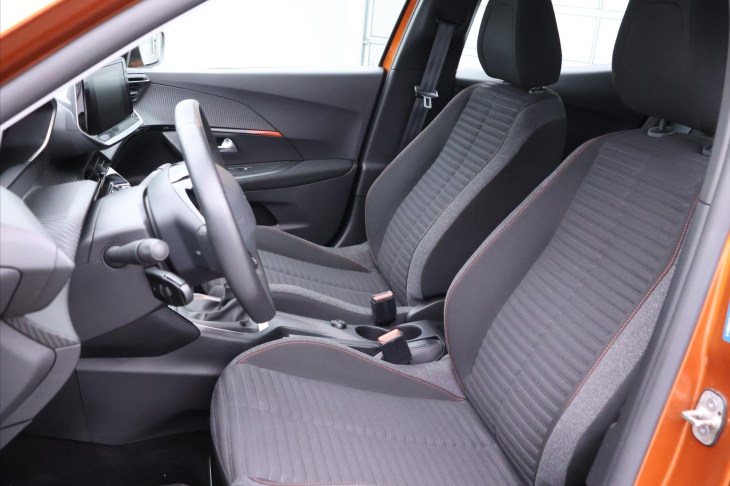 Peugeot 2008 1,2 PT 74kW Active 1.Maj.