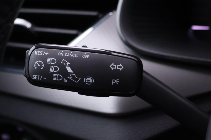 Škoda Kamiq 1,0 TSI Clever Virtual Navi DPH