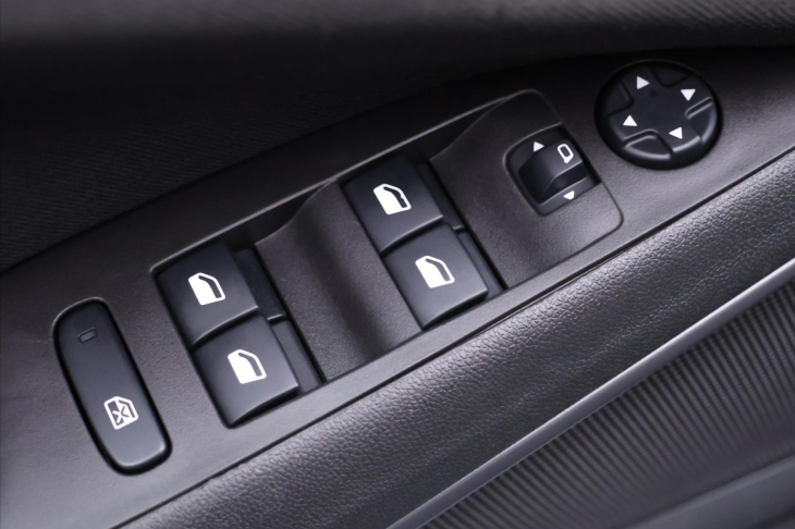 Opel Crossland 1,2 Turbo 81kW CZ 33tkm Záruka