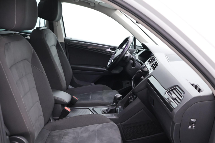Volkswagen Tiguan 1,4 TSI DSG R-line matrix virtual