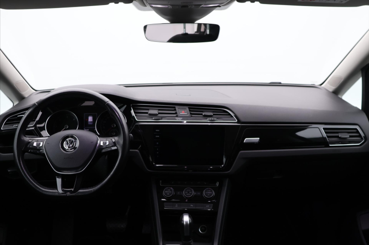 Volkswagen Touran 2,0 TDI DSG Parorama Navi