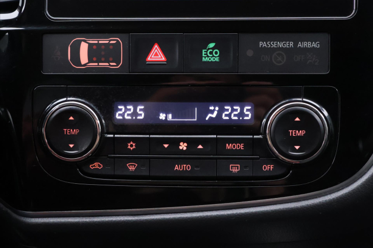 Mitsubishi Outlander 2,0 Mivec Intense CVT 4WD