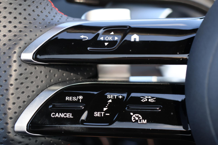 Mercedes-Benz GLB 2,0 200d 4Matic AMG Panorama