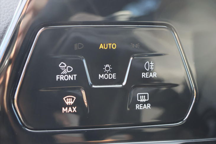 Volkswagen Golf 2,0 235kW 4Motion CZ záruka