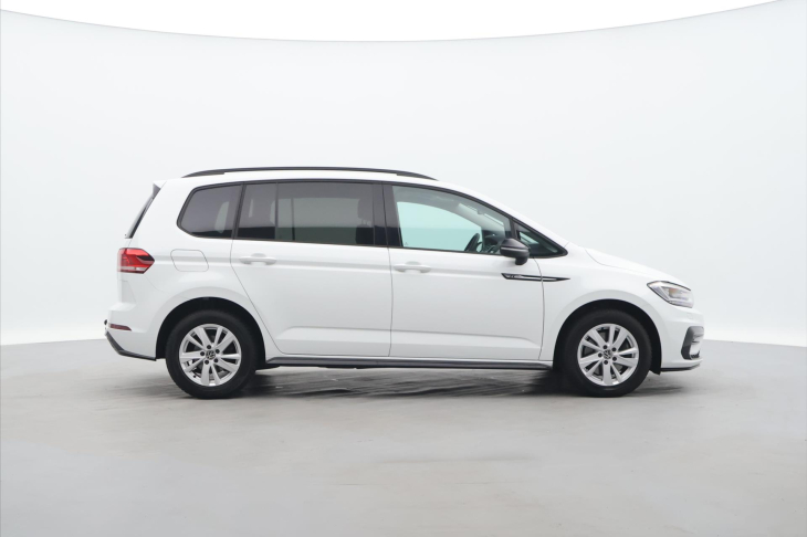 Volkswagen Touran 2,0 TDI DSG R-Line 1.Maj DPH
